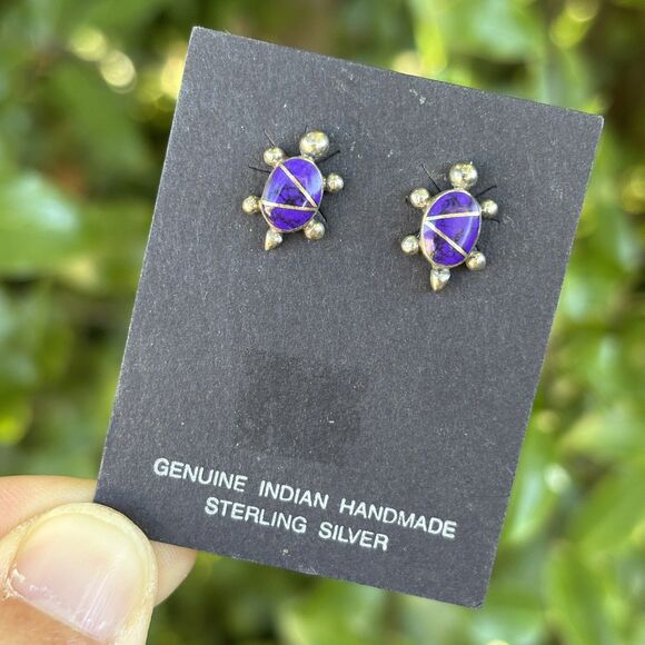 Navajo Handmade Sterling Silver Purple Sugilite Turtle Small Earrings Signed MM - Picture 1 of 4